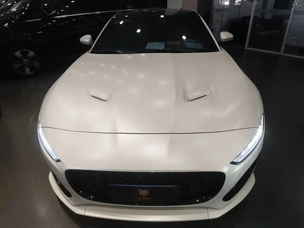 Jaguar F-Type 2024 P300 75