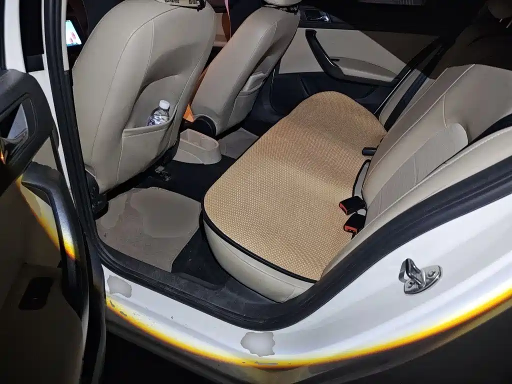 Skoda Rapid — миниатюра 18