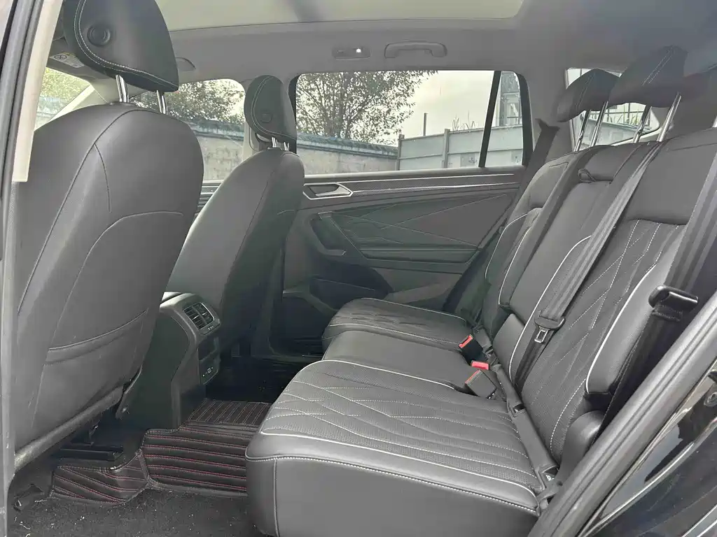 Volkswagen Tiguan L — миниатюра 7