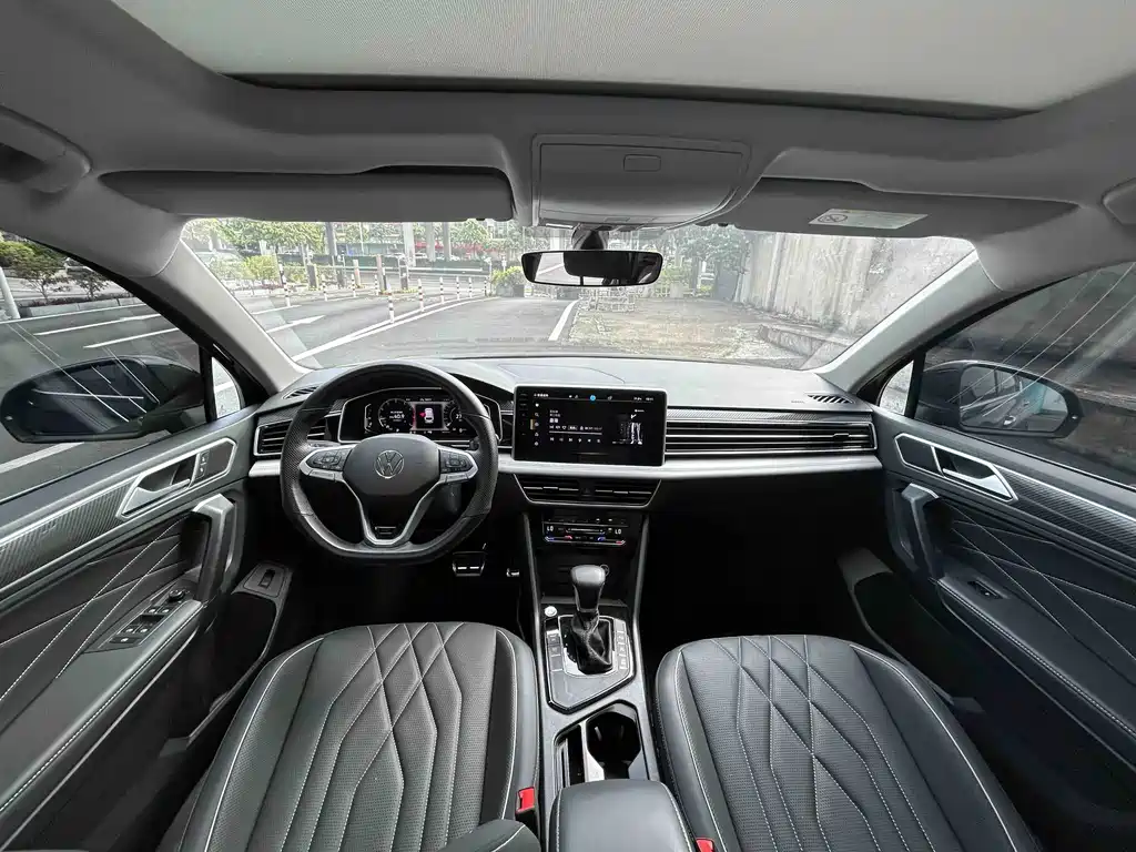 Volkswagen Tiguan L — миниатюра 9
