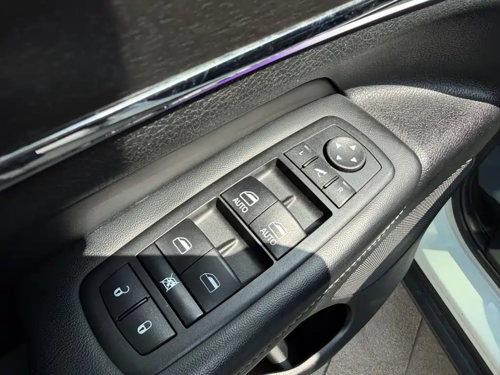 Jeep Grand Cherokee (Import) 3.6L Elite Navigation Edition, фото 18