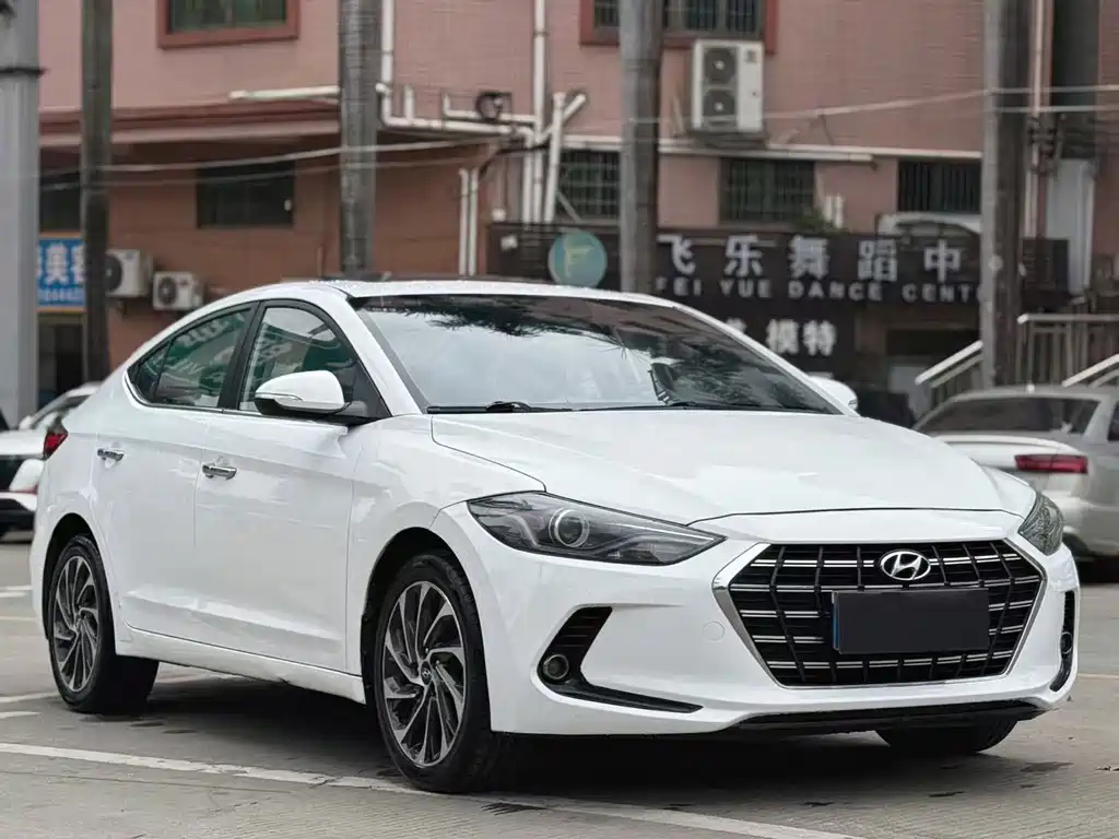 Hyundai Elantra — миниатюра 3