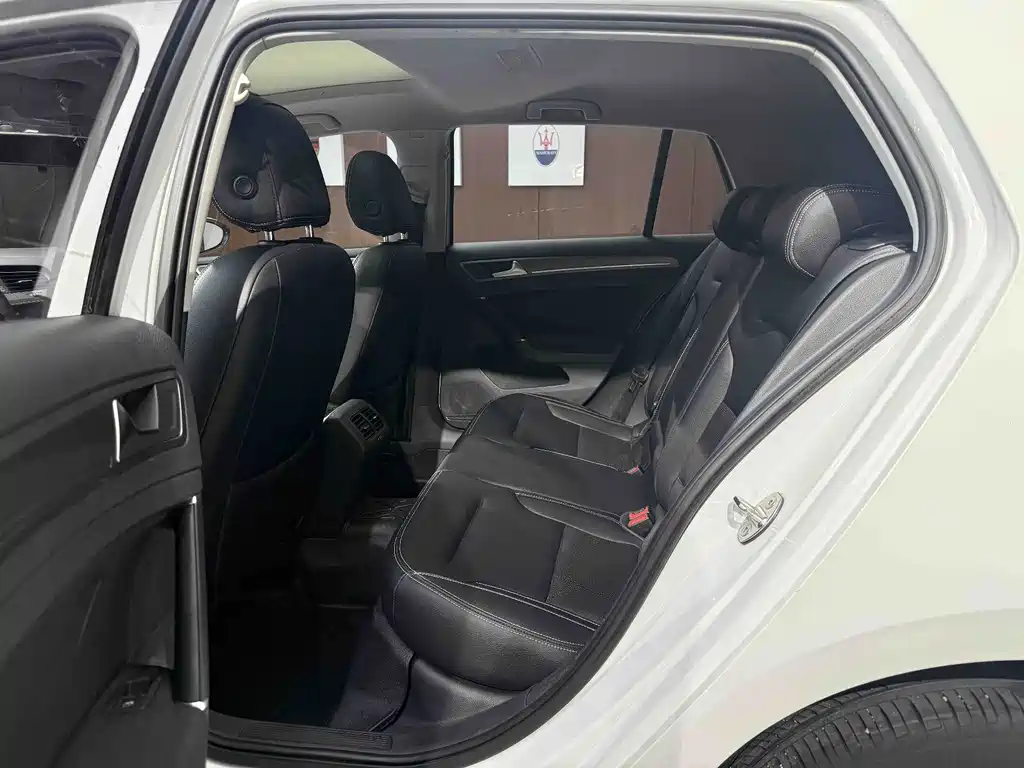 Volkswagen Golf — миниатюра 14