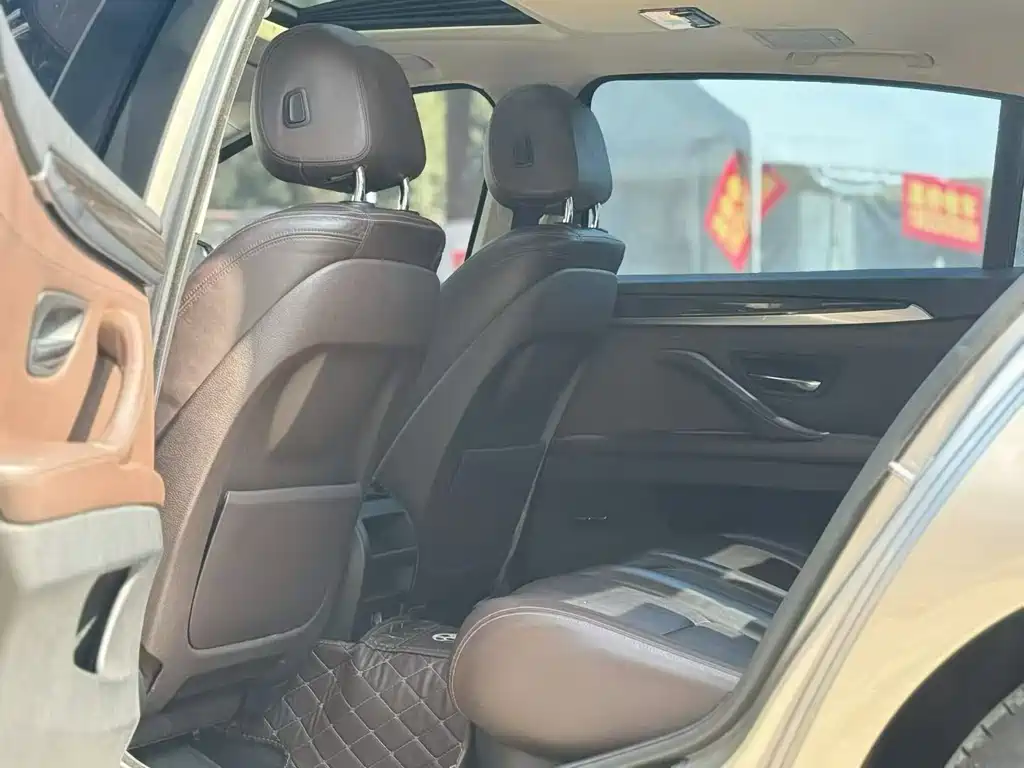 BMW 5 Series — миниатюра 6