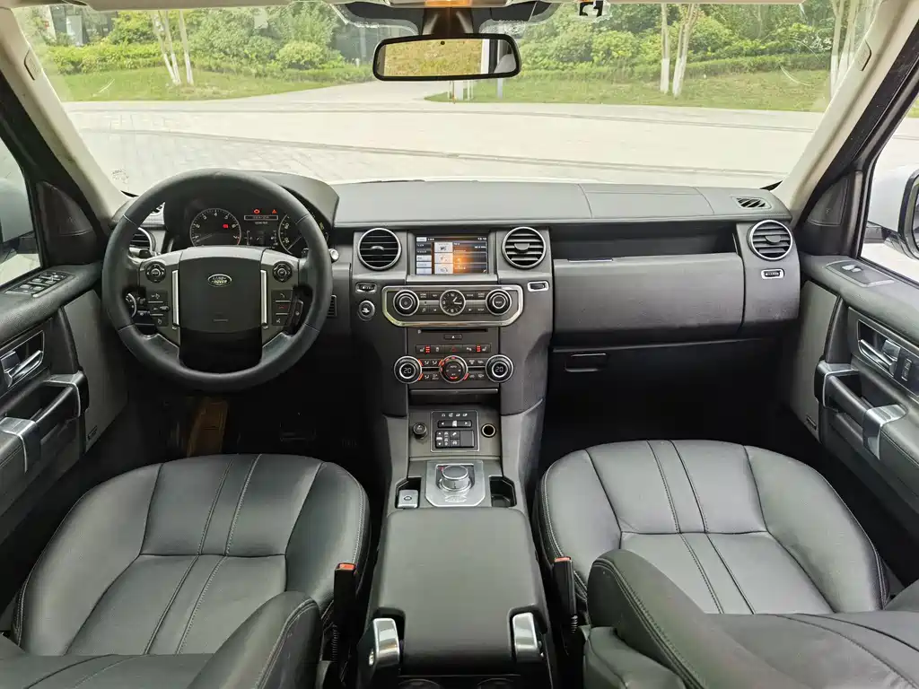 Land Rover Discovery — миниатюра 8