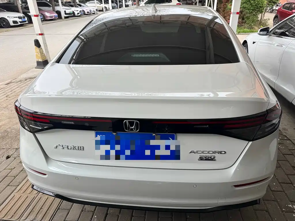 Honda Accord — миниатюра 11