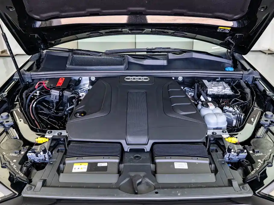 Audi Q7 2023 45 TFSI quattro S line Sport