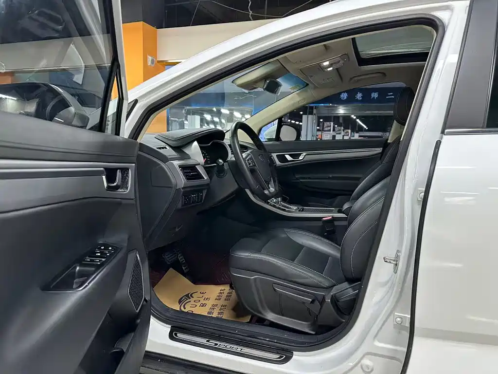 Geely Emgrand GS — миниатюра 5