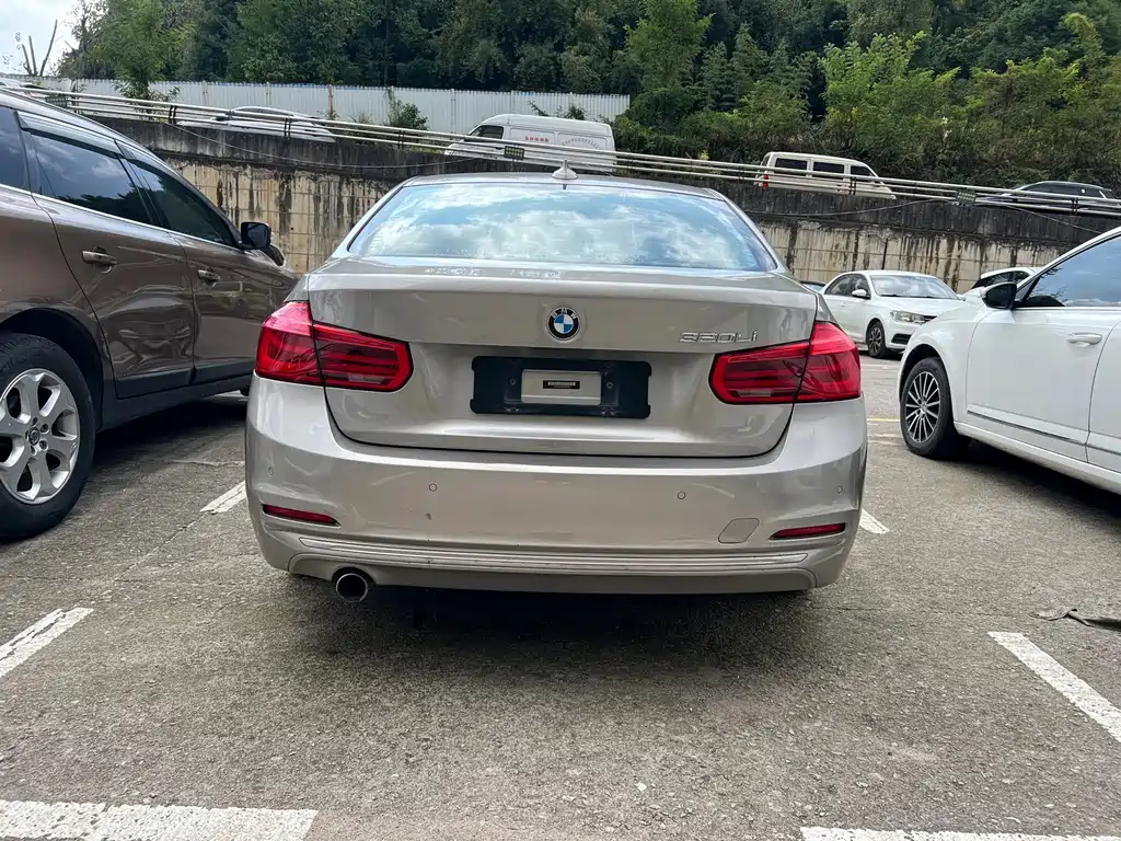 BMW 3 Series — миниатюра 7