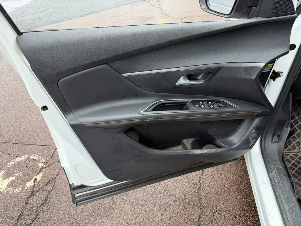 Peugeot 4008 — миниатюра 6