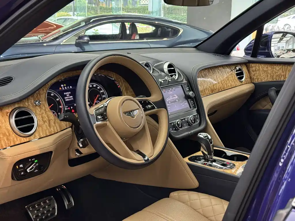 Bentley Bentayga 2017 6.0T Standard
