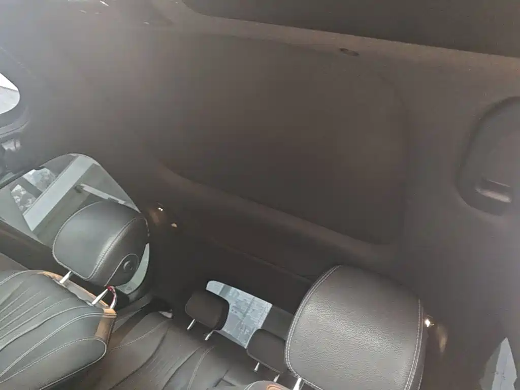Mercedes-Benz E-Class (Import) — миниатюра 18