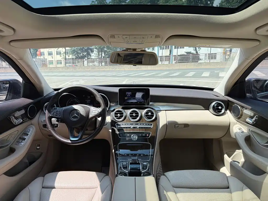 Mercedes-Benz C-Class — миниатюра 8