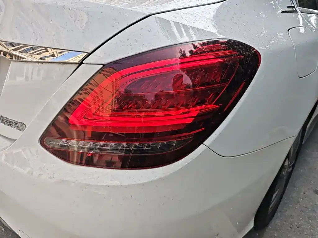 Mercedes-Benz C-Class — миниатюра 8