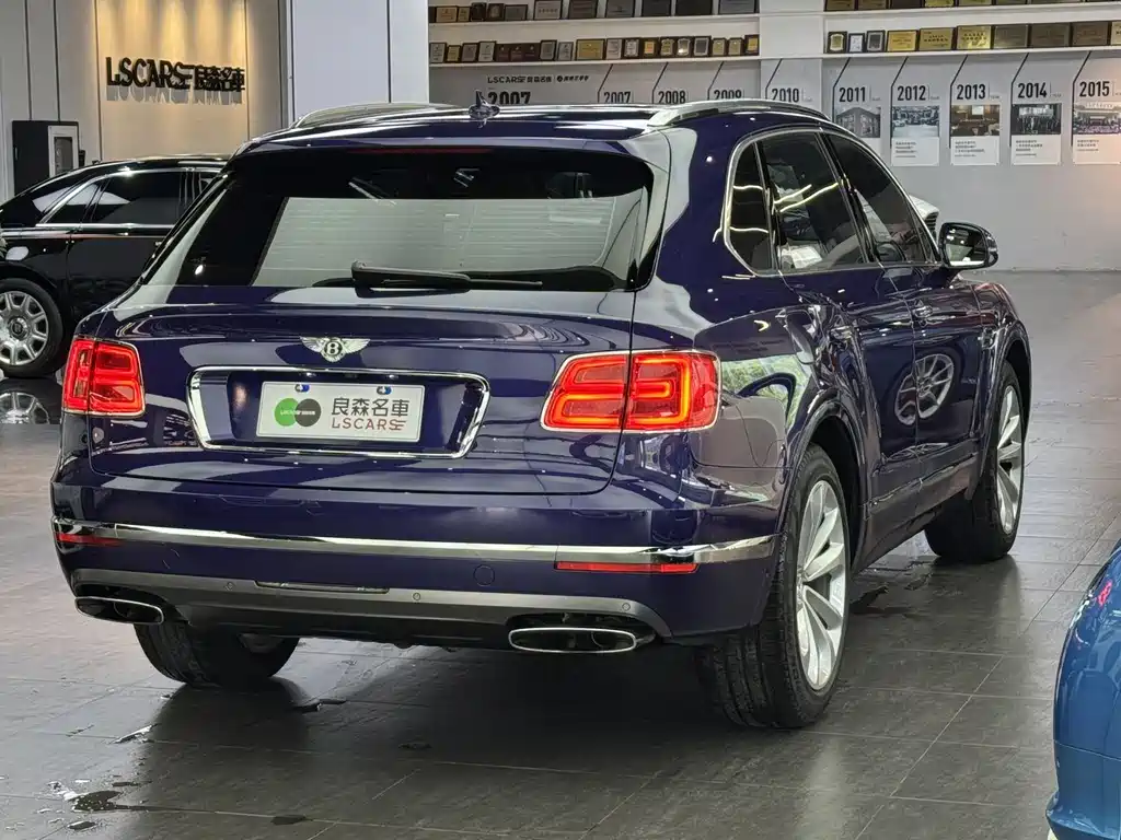 Bentley Bentayga 2017 6.0T Standard