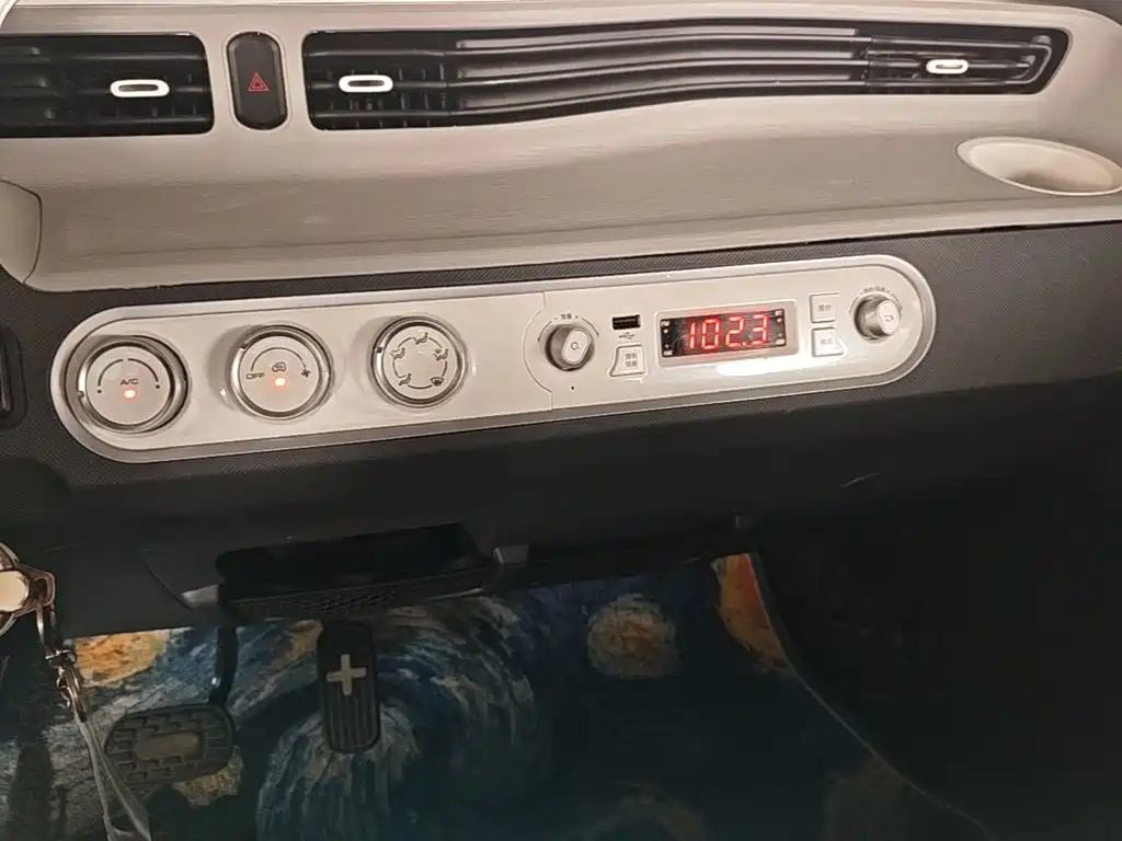 Wuling MINIEV — миниатюра 13