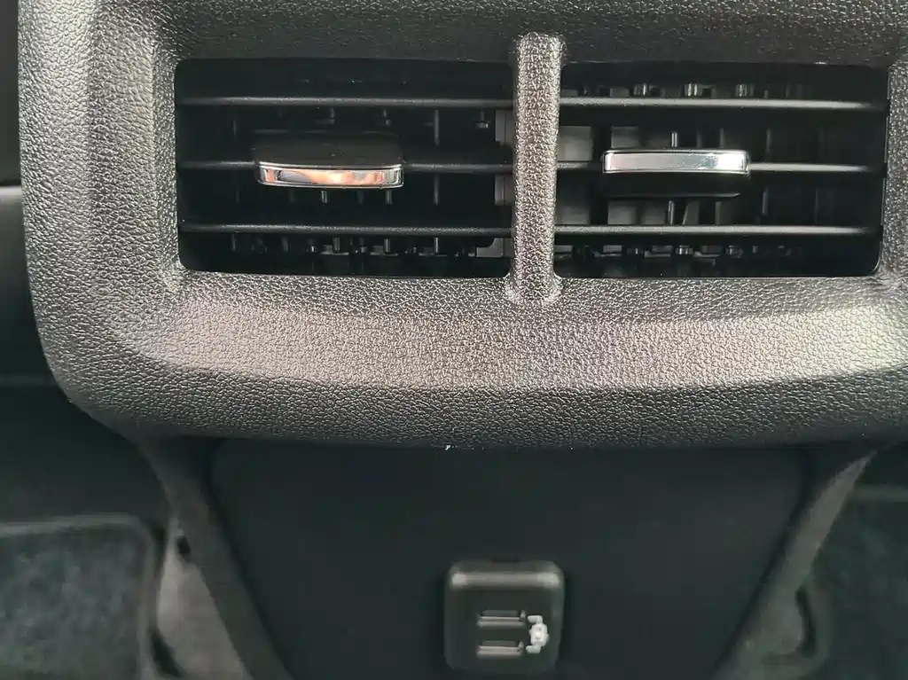 Chevrolet Equinox — миниатюра 13