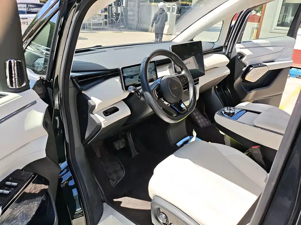 Geely Galaxy L380 2025 805km Flagship