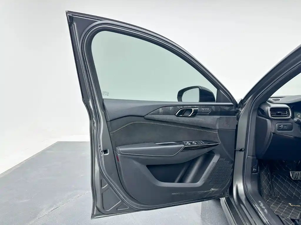 Lynk & Co 03 — миниатюра 11