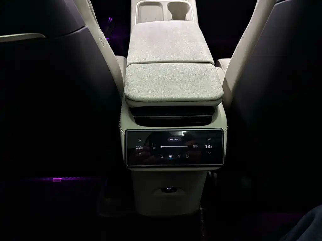NIO ES6 — миниатюра 10