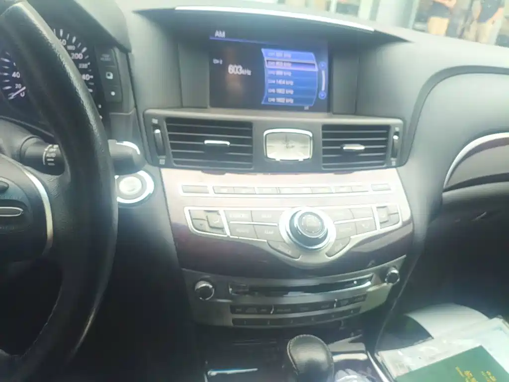 Infiniti Q70 — миниатюра 18