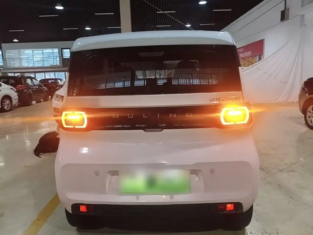 Wuling MINIEV — миниатюра 6