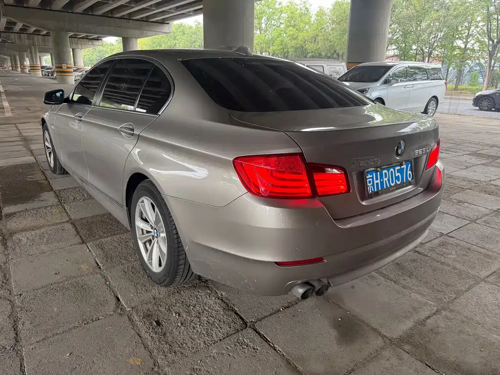 BMW 5 Series — миниатюра 4