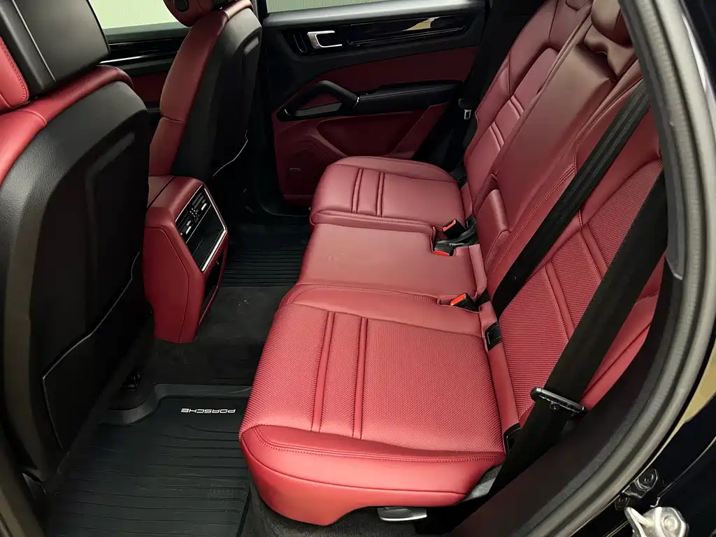 Porsche Cayenne — миниатюра 9