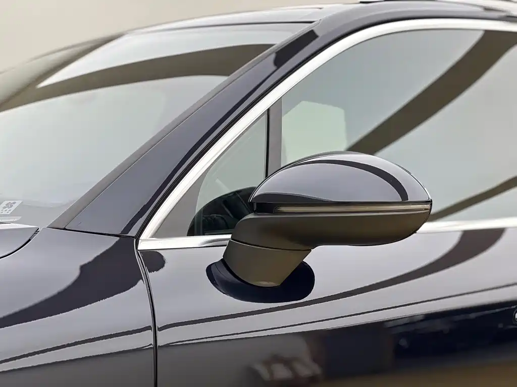 Porsche Cayenne — миниатюра 6