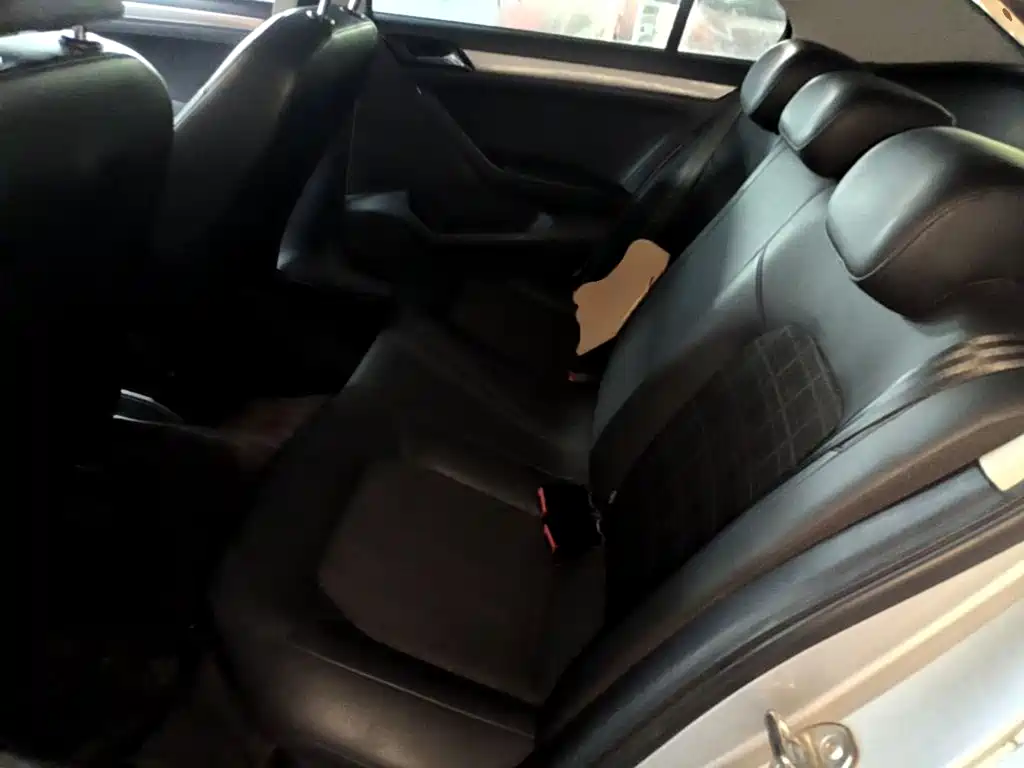 Volkswagen Jetta — миниатюра 17