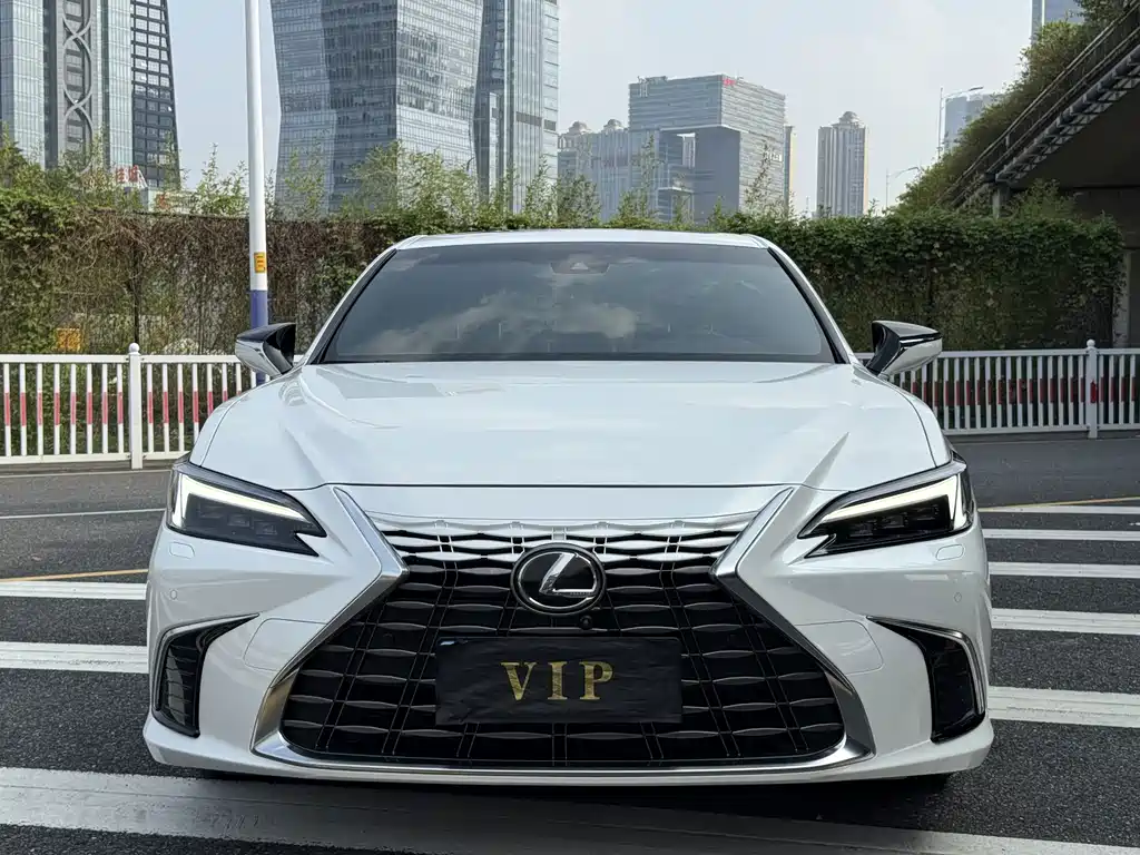 Lexus ES — миниатюра 2