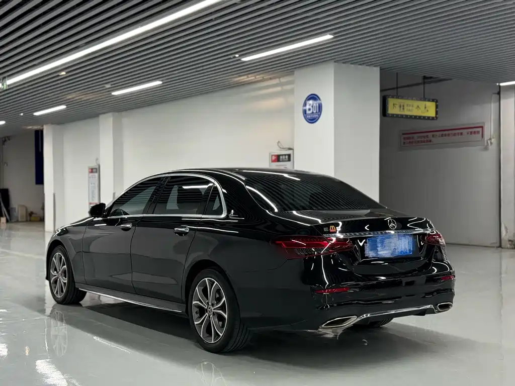 MERCEDES-BENZ E CLASS