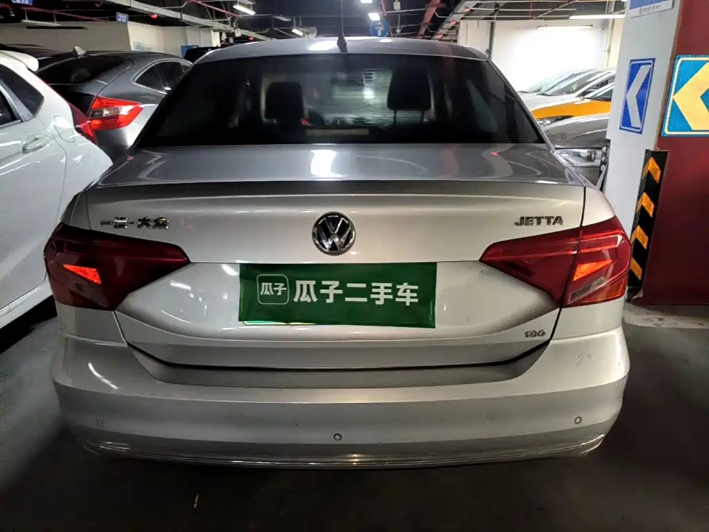 Volkswagen Jetta — миниатюра 6