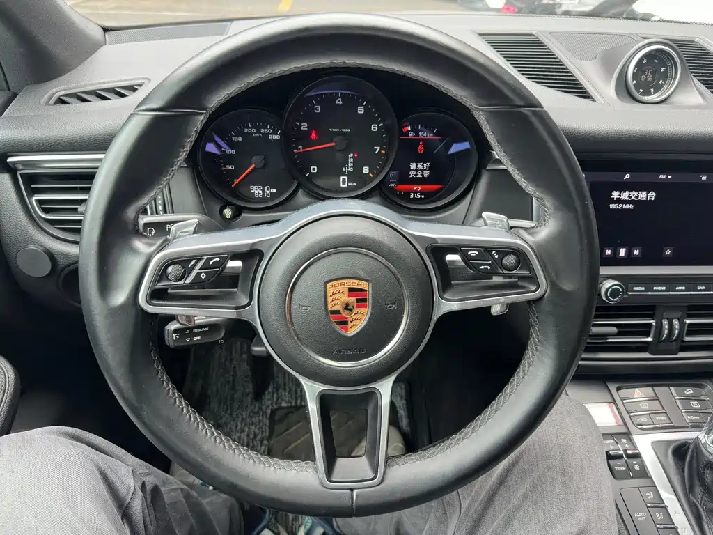 Porsche Macan — миниатюра 11