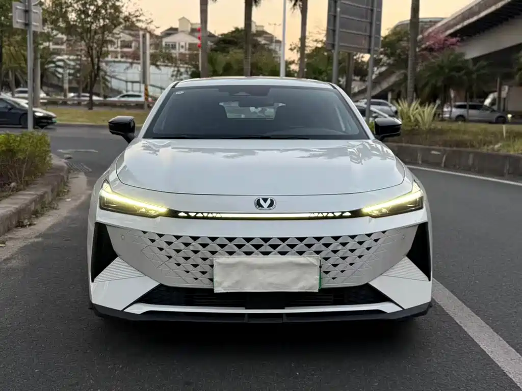 CHANGAN UNI V SMART IDD