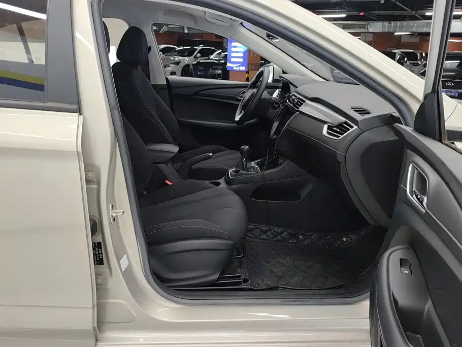 Roewe i5 2020 1.5L MT 4G