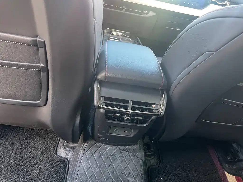 Ford Mondeo — миниатюра 14