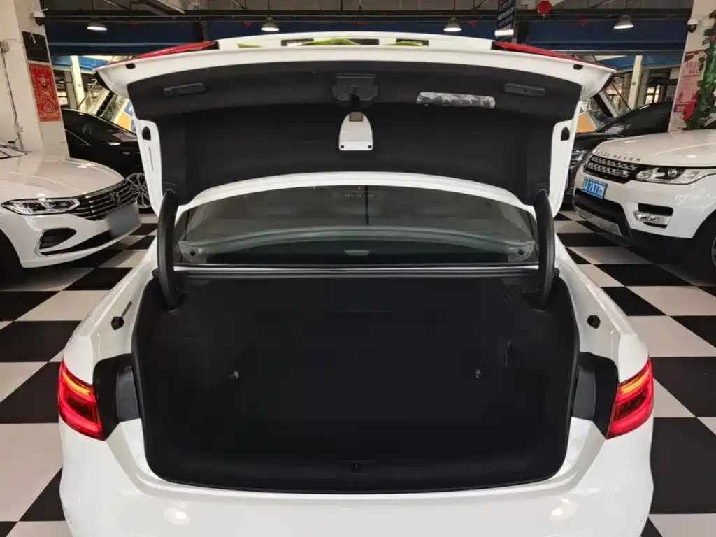 Audi A4L — миниатюра 19