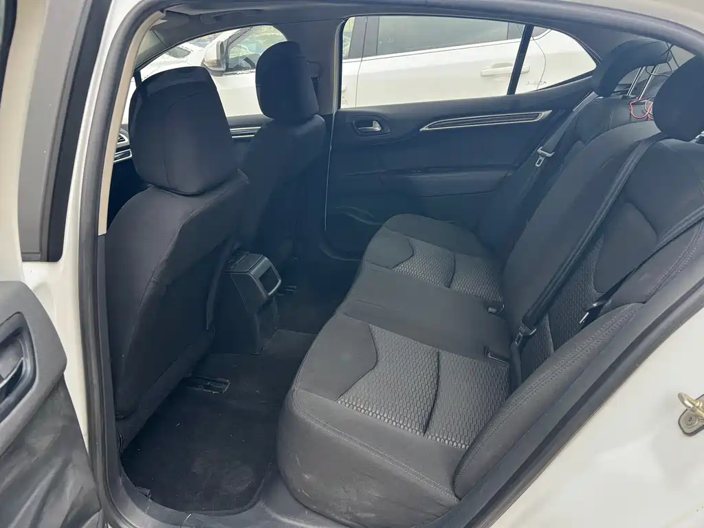 Citroen C4L — миниатюра 5