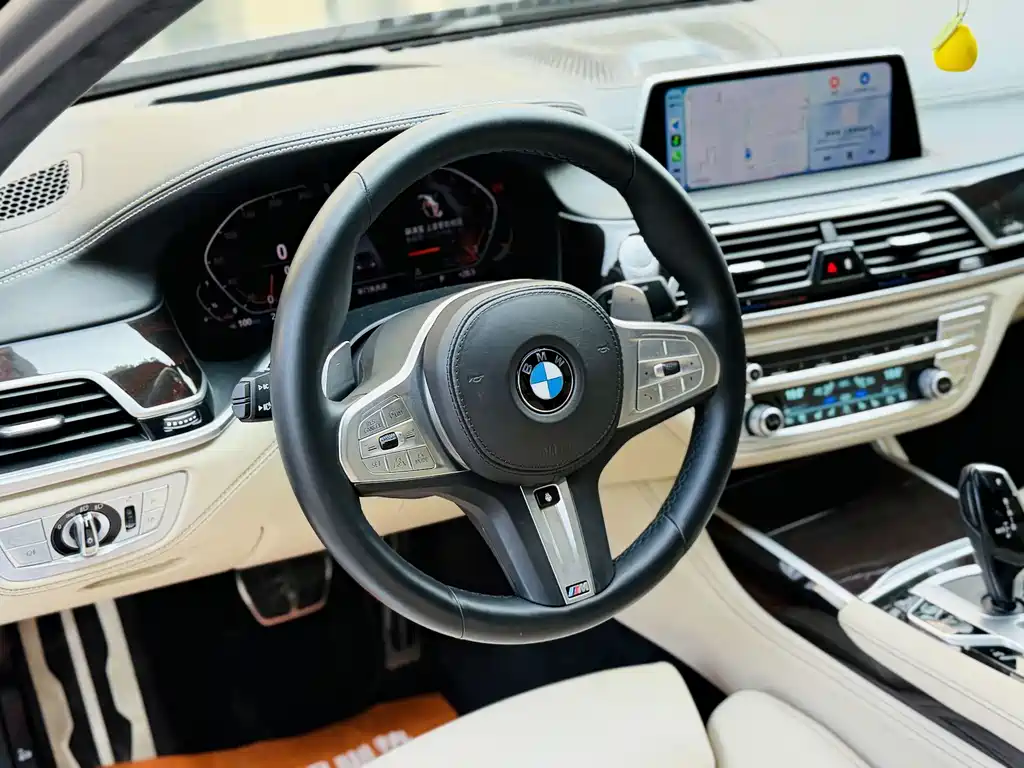 BMW 7 Series — миниатюра 4