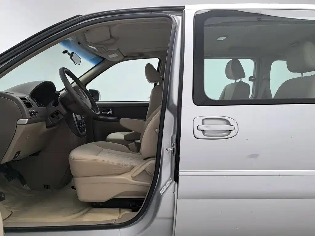 Buick GL8 — миниатюра 10