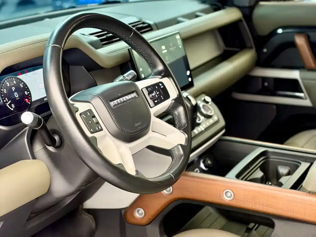Land Rover Defender — миниатюра 10