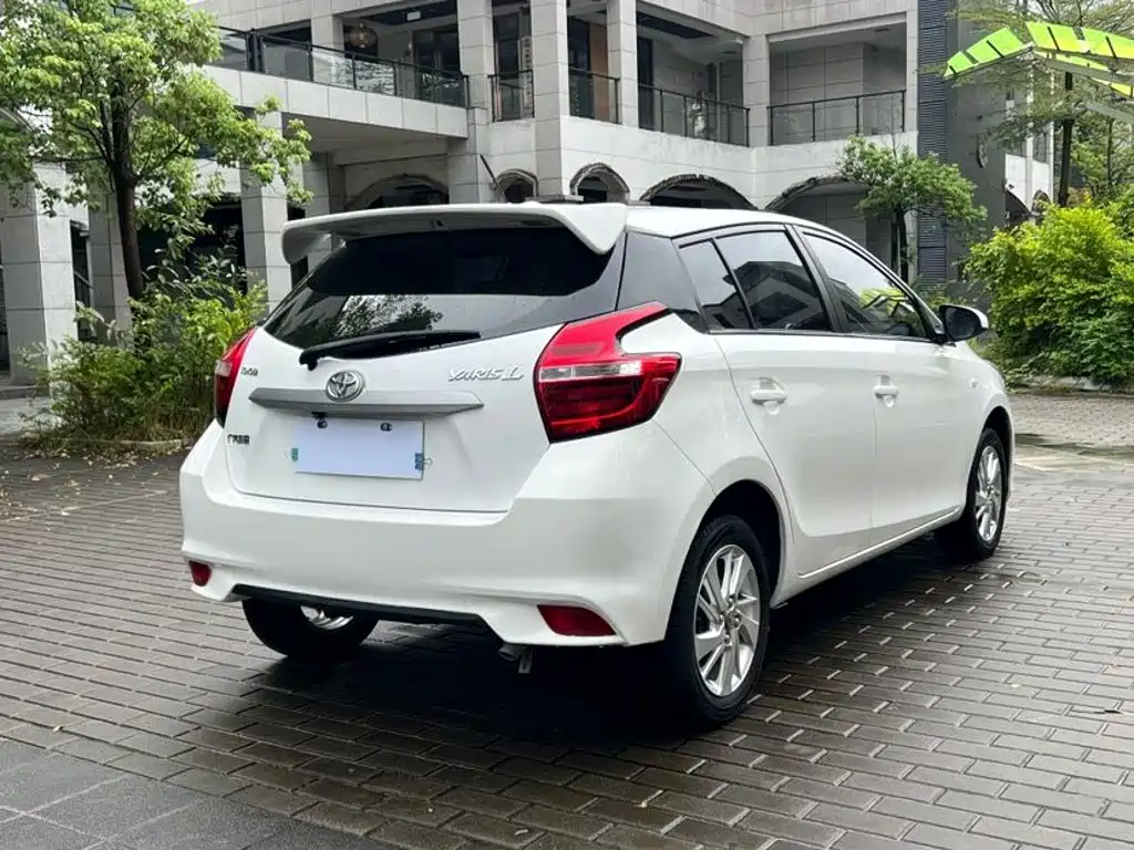 Toyota Yaris L — миниатюра 8