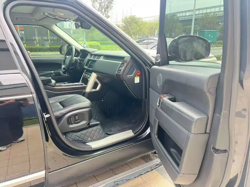 Land Rover Range Rover — миниатюра 5