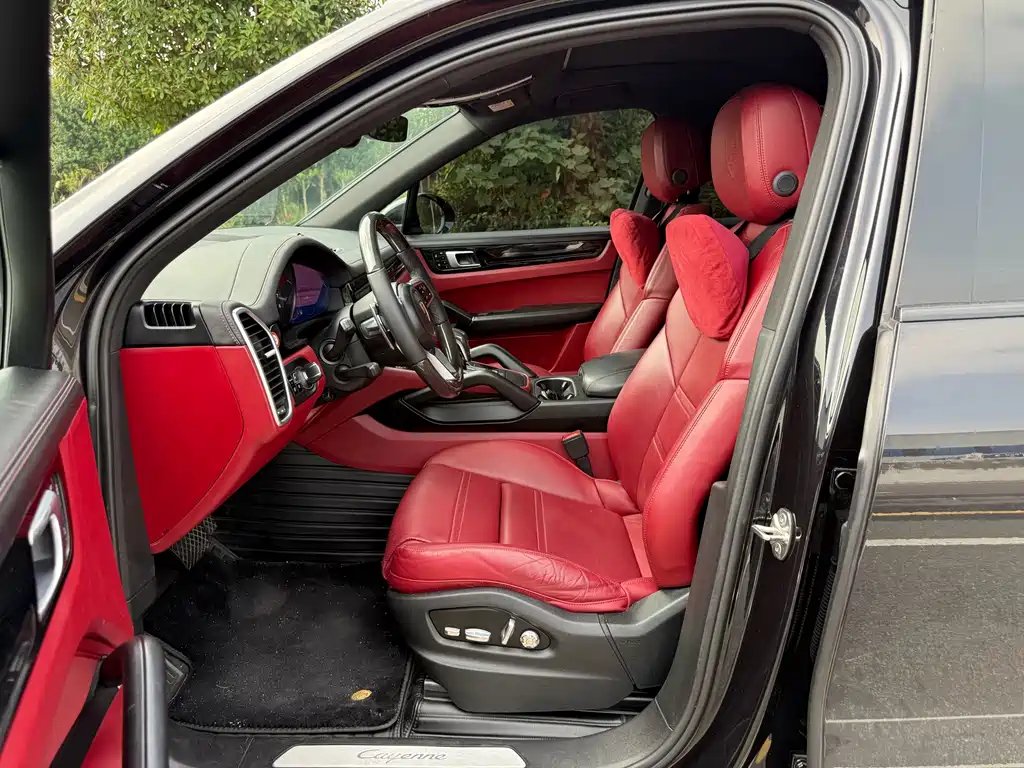 Porsche Cayenne — миниатюра 4