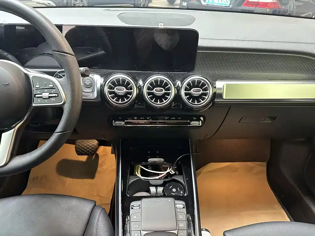 Mercedes-Benz GLB — миниатюра 12