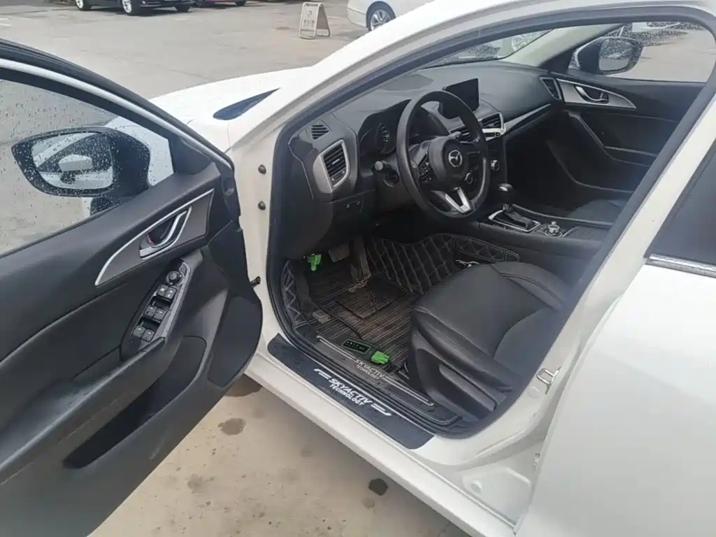 Mazda 3 Axela — миниатюра 16