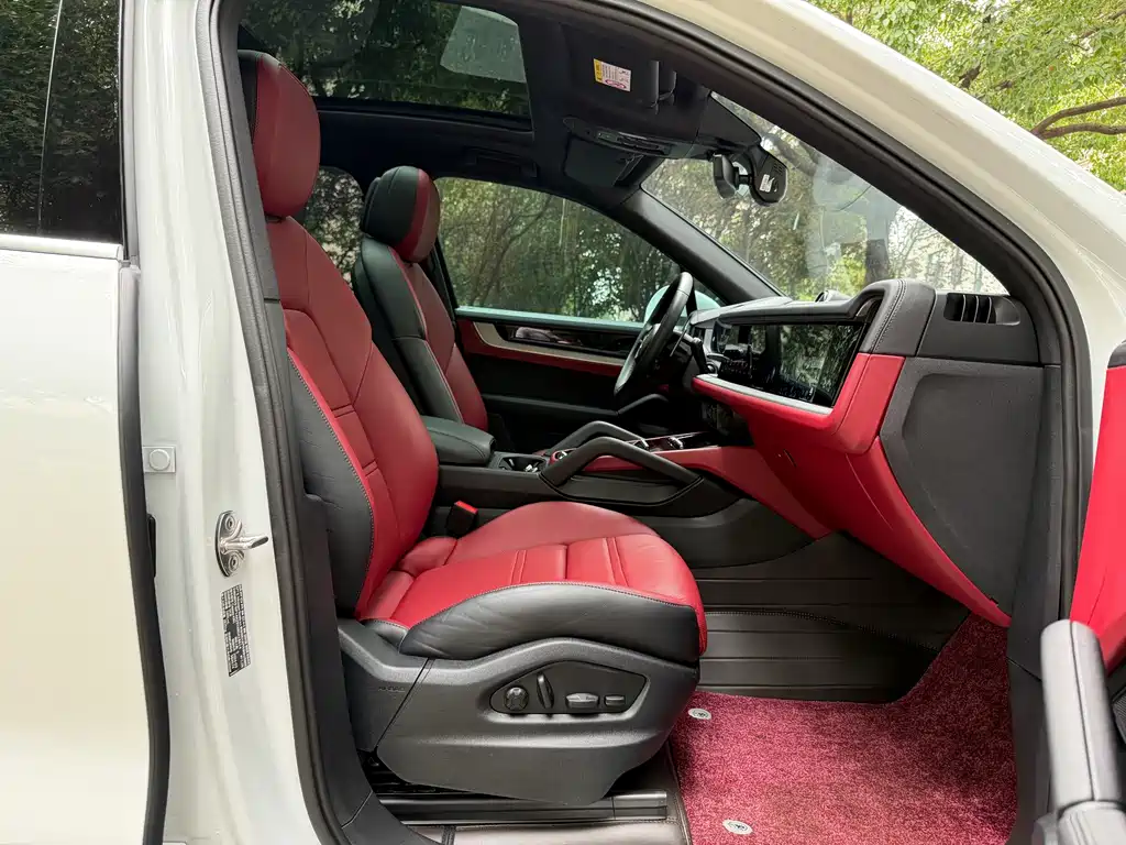 Porsche Cayenne — миниатюра 10