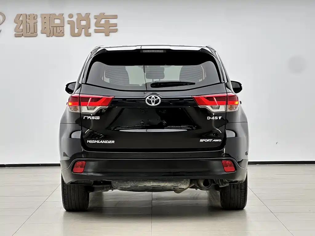 Toyota Highlander 2021 2.0T Luxury 7 мест