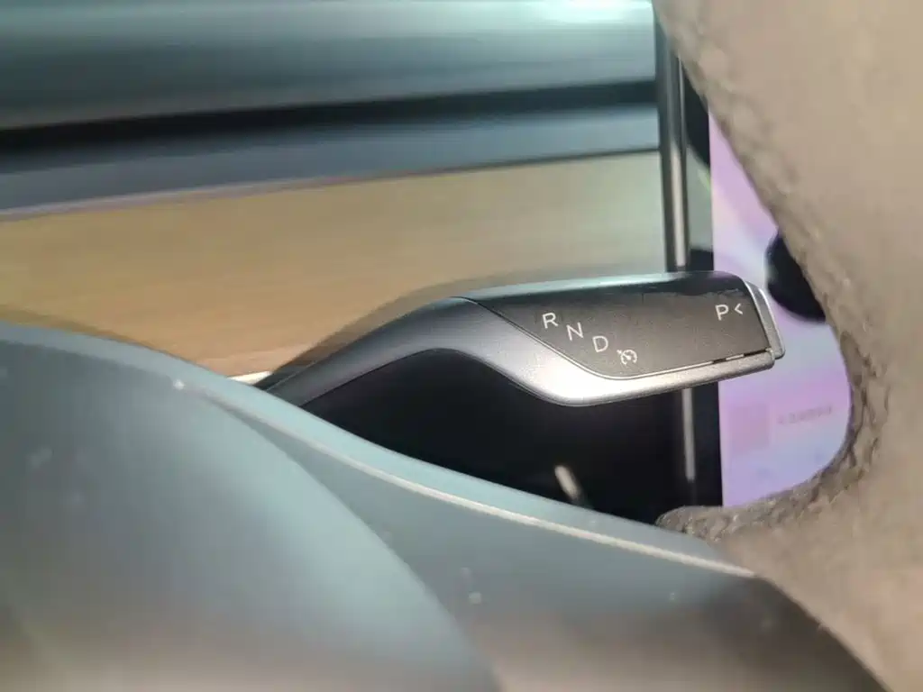Tesla Model 3 — миниатюра 14